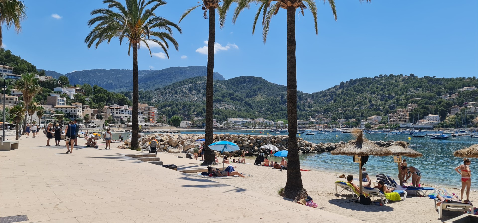 Port de Sóller badplaats in de mooiste baai van Mallorca